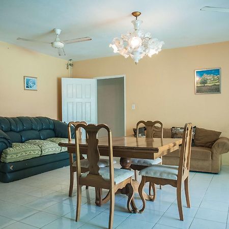 Diamond Villa Guest House Montego Bay Exterior photo