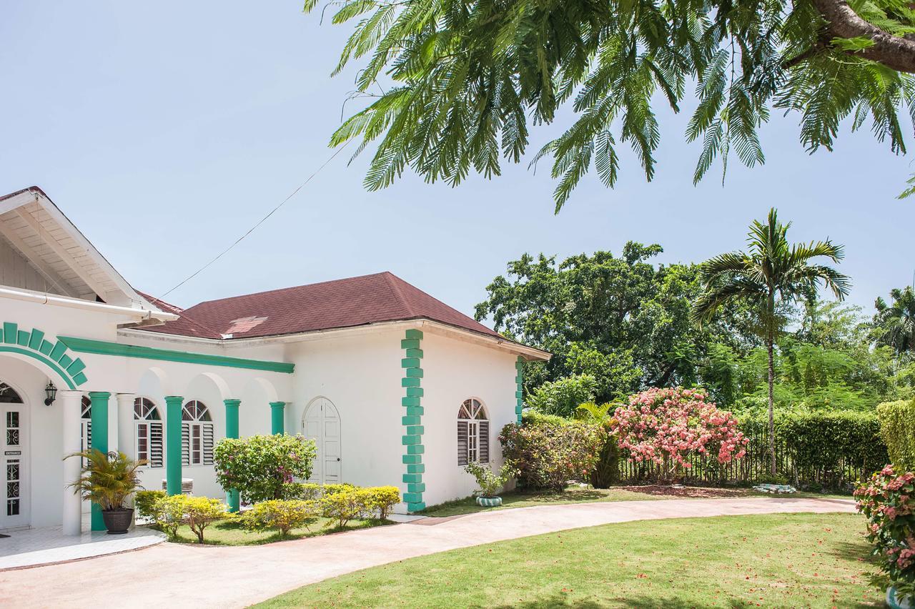 Diamond Villa Guest House Montego Bay Exterior photo
