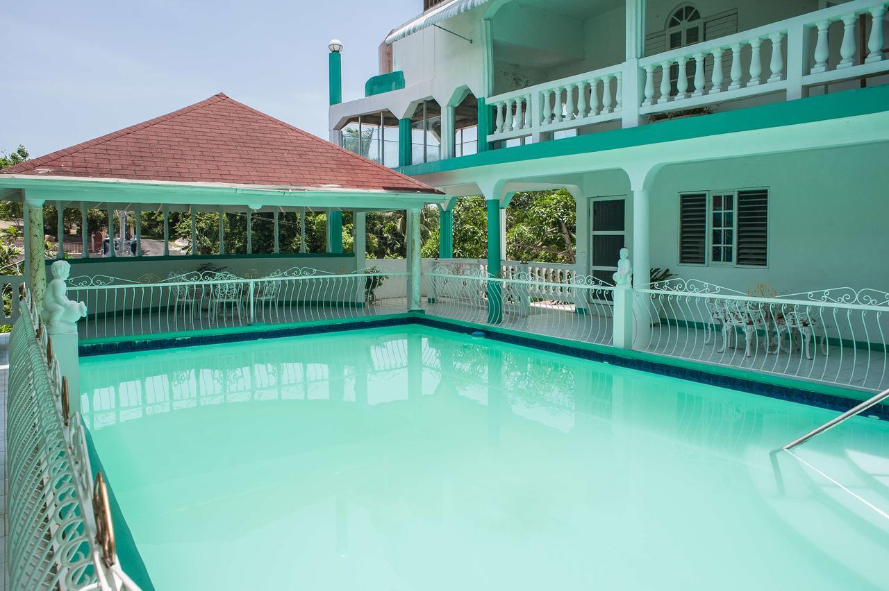Diamond Villa Guest House Montego Bay Exterior photo