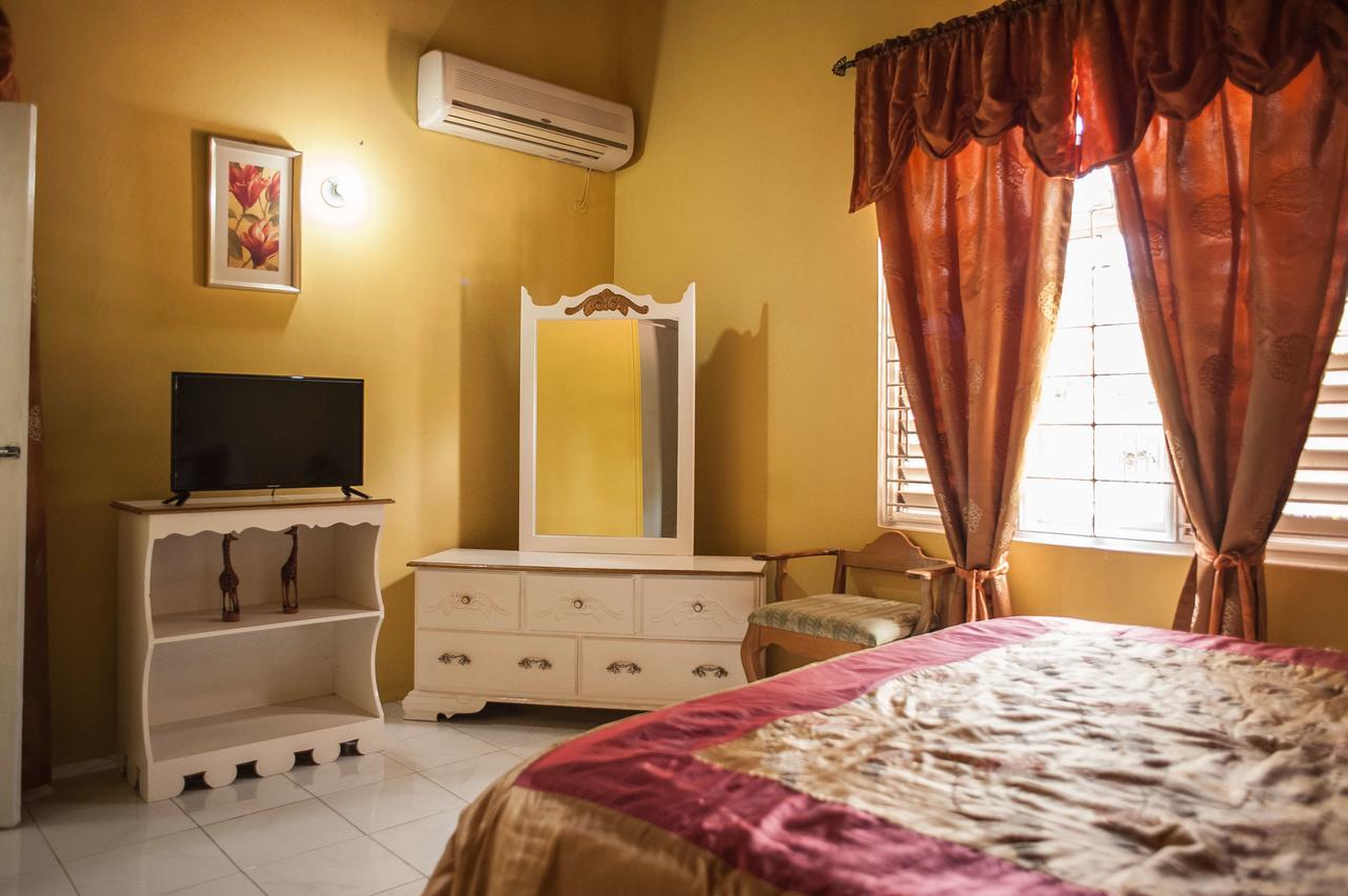 Diamond Villa Guest House Montego Bay Exterior photo