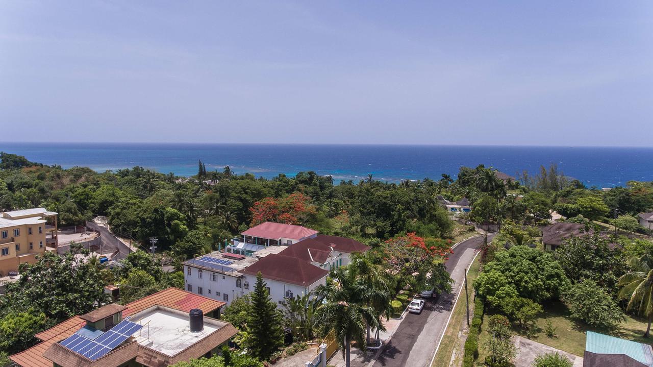 Diamond Villa Guest House Montego Bay Exterior photo