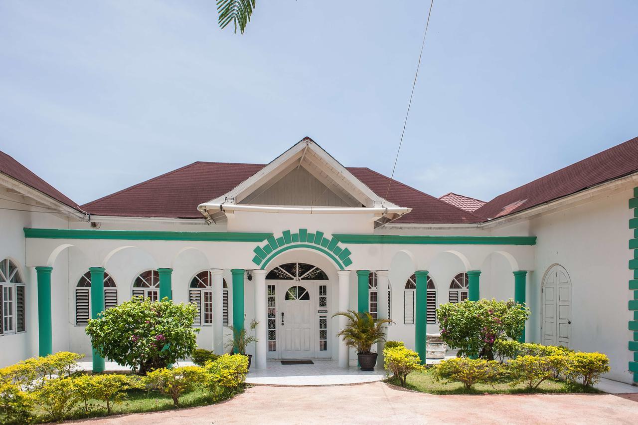 Diamond Villa Guest House Montego Bay Exterior photo