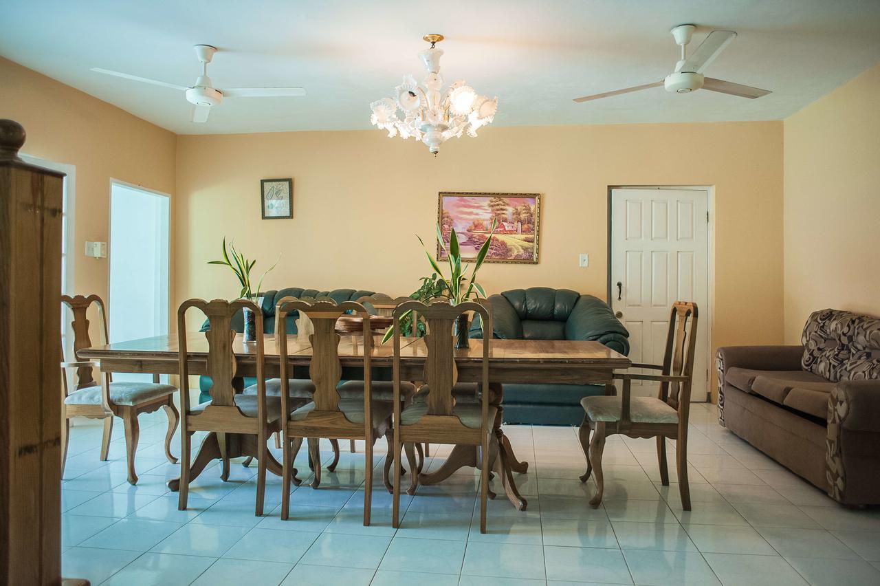 Diamond Villa Guest House Montego Bay Exterior photo