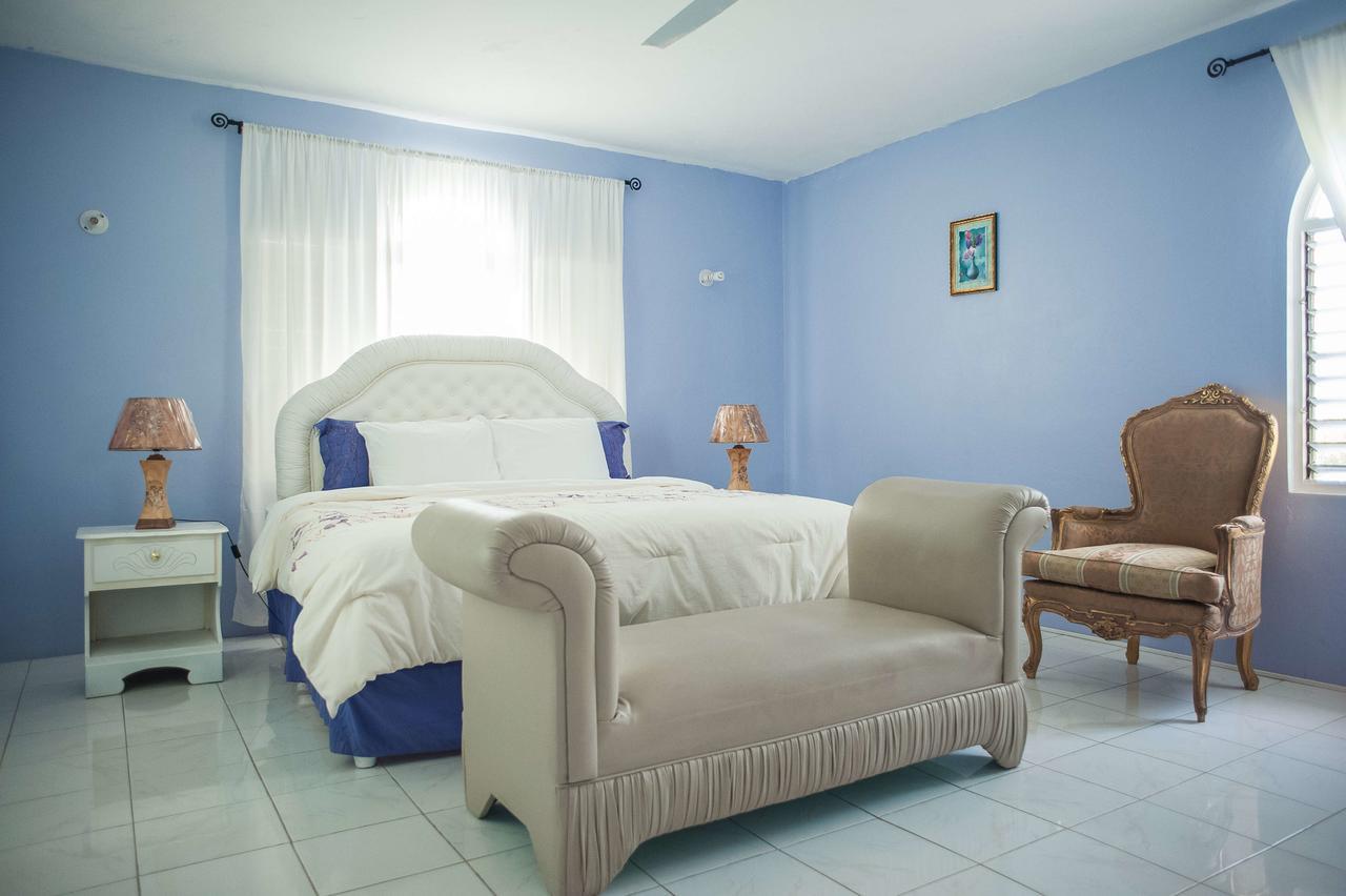 Diamond Villa Guest House Montego Bay Exterior photo